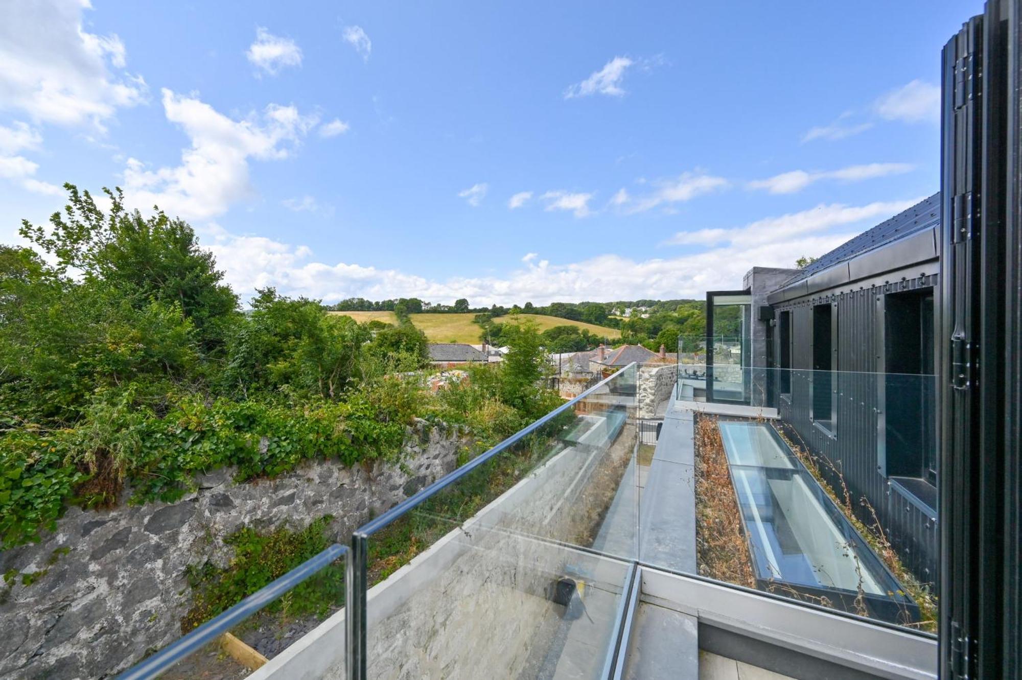 1 The Nest - Luxury Modern House Nr Beach & Bars With Sea Views & Free Parking Villa Charlestown  Bagian luar foto