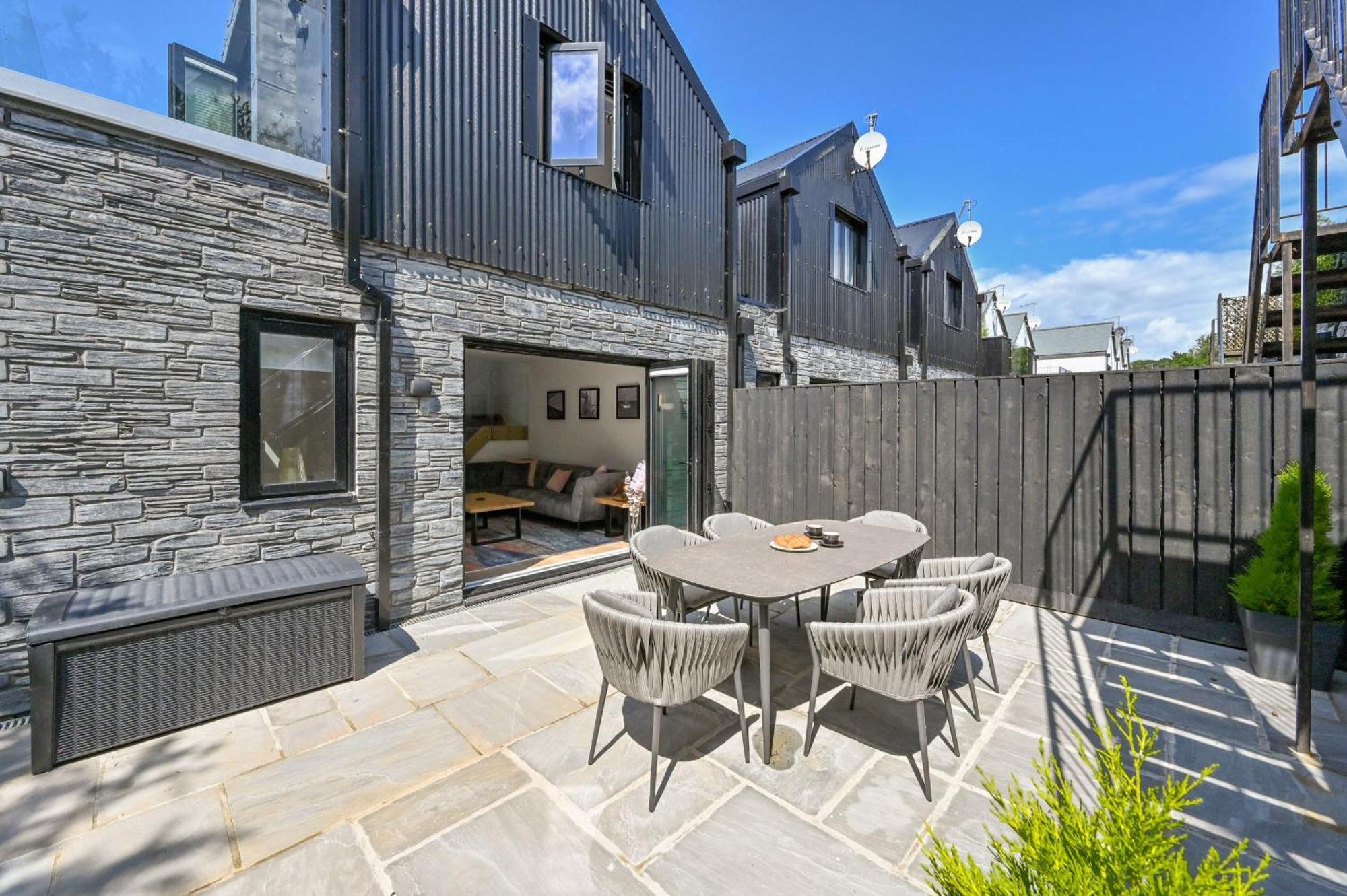 1 The Nest - Luxury Modern House Nr Beach & Bars With Sea Views & Free Parking Villa Charlestown  Bagian luar foto
