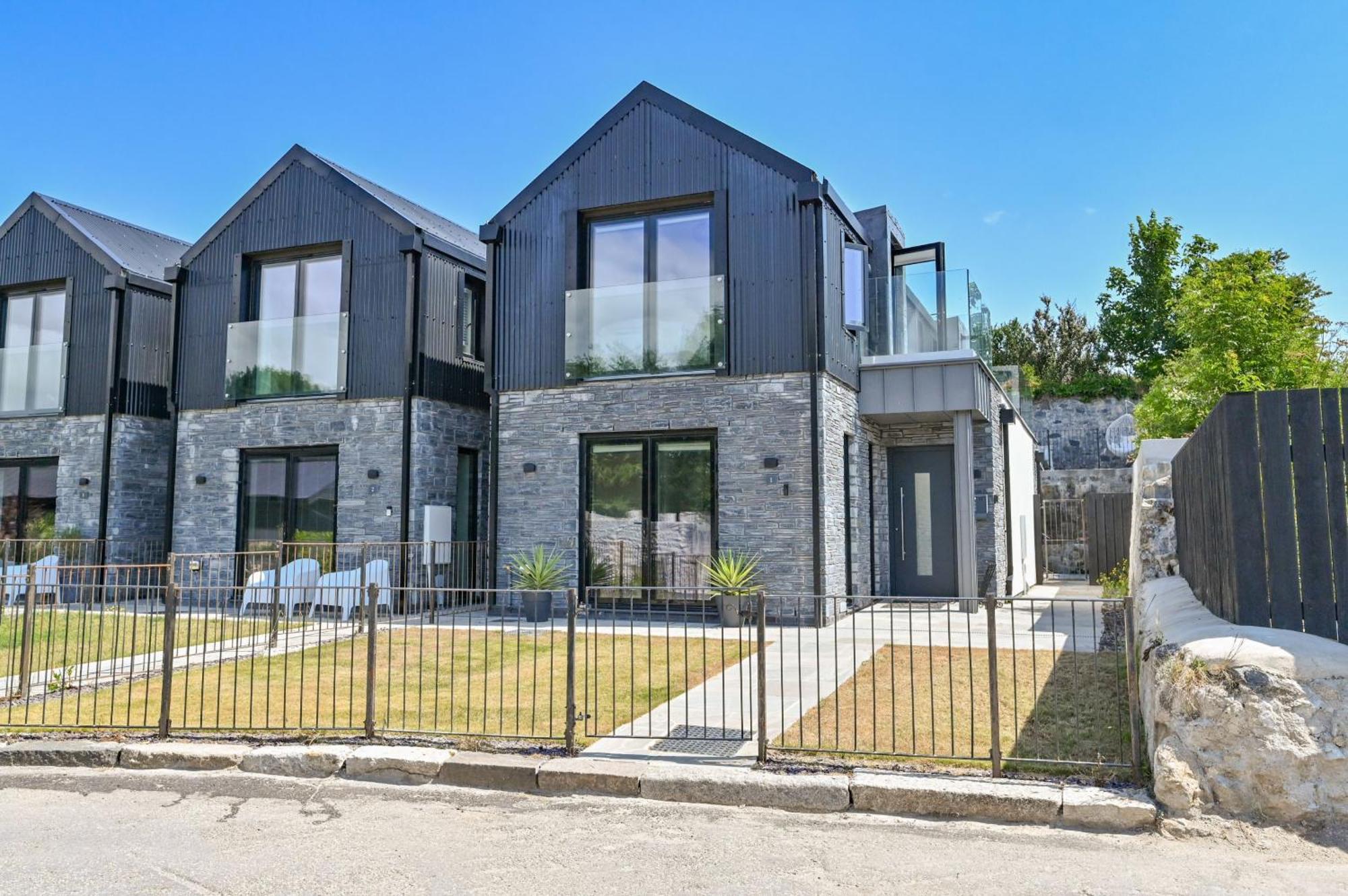 1 The Nest - Luxury Modern House Nr Beach & Bars With Sea Views & Free Parking Villa Charlestown  Bagian luar foto